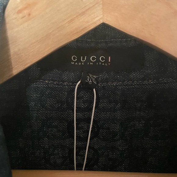 Vintage Gucci monogram button up top - Picture 7 of 9